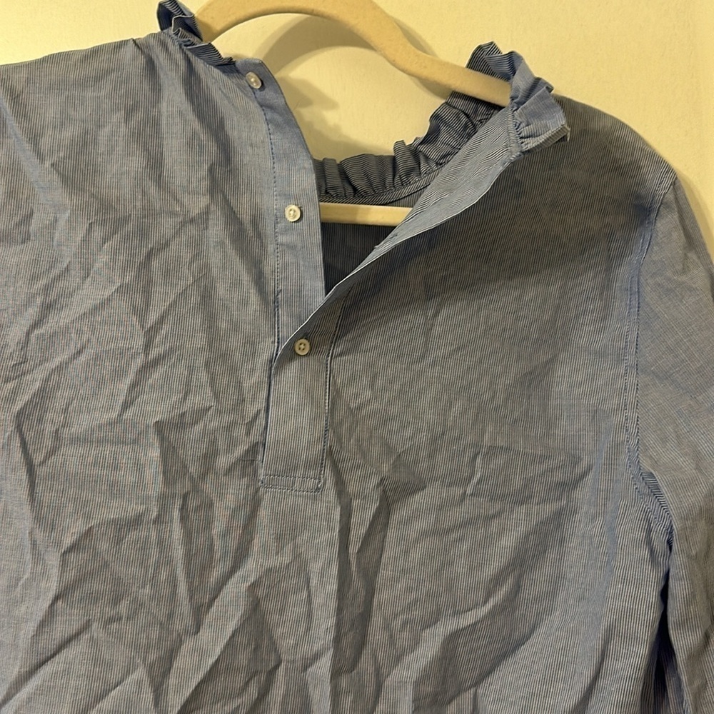 NWOT Cotton pinstripe long sleeve blouse! - Picture 4 of 6